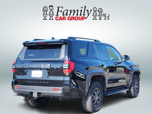 Used 2025 Toyota 4Runner SR5 AWD/4WD image 4