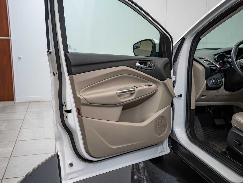 Used 2018 Ford Escape Titanium FWD image 26