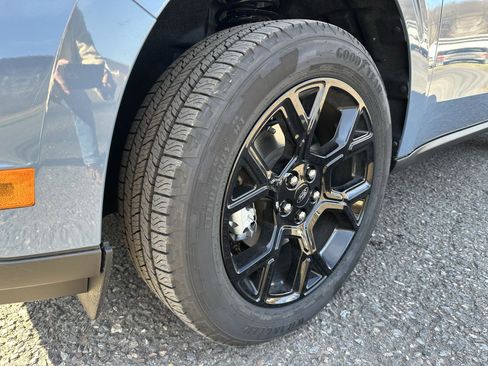 New 2025 Ford Maverick XLT w/ XLT Luxury Package image 13