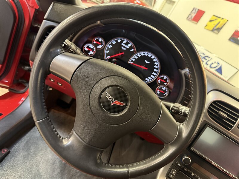 Used 2006 Chevrolet Corvette Convertible w/ Preferred Equipment Group RWD image 19
