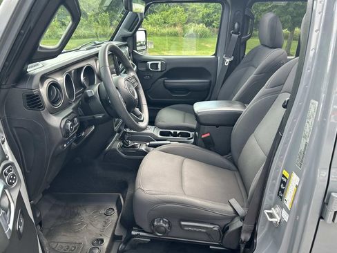 Used 2023 Jeep Wrangler Unlimited w/ Sun & Screen Package AWD/4WD image 24