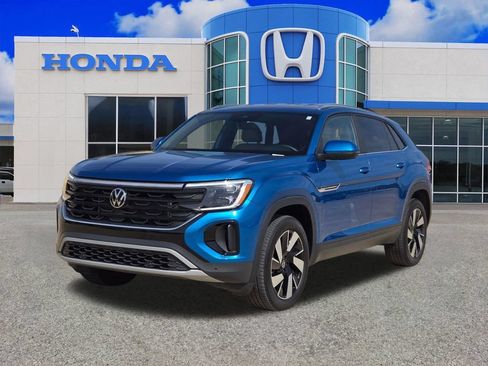 Used 2024 Volkswagen Atlas Cross Sport SE FWD image 7