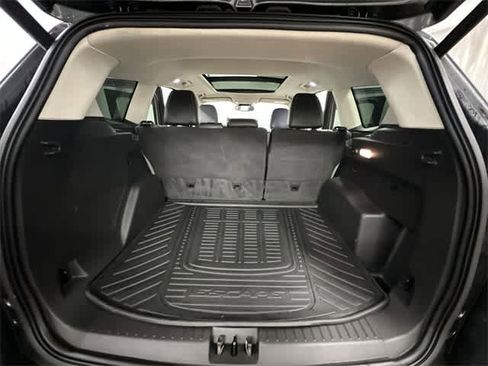 Used 2018 Ford Escape Titanium w/ Ford Safe & Smart Package image 19