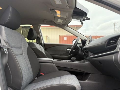 Used 2023 Nissan Rogue SV image 13