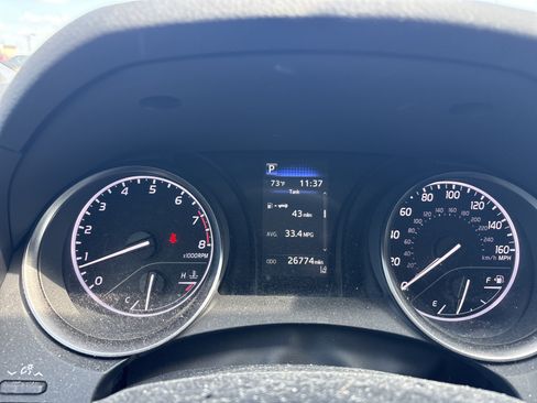 Used 2023 Toyota Camry SE FWD image 6
