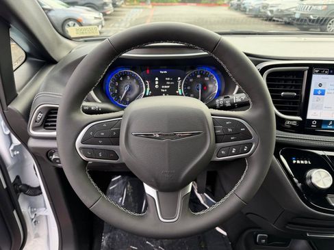 New 2026 Chrysler Pacifica Select image 19