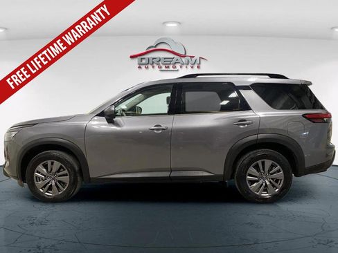Used 2025 Nissan Pathfinder SV FWD image 16
