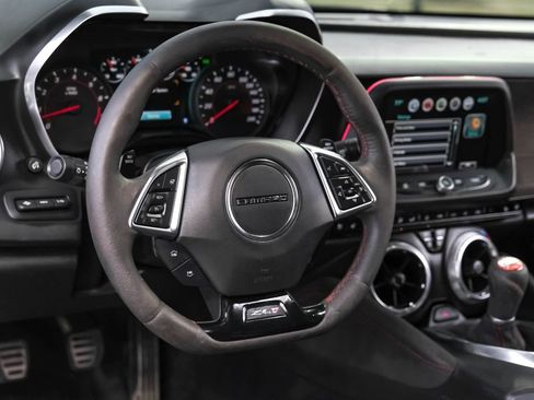 Used 2018 Chevrolet Camaro ZL1 RWD image 13