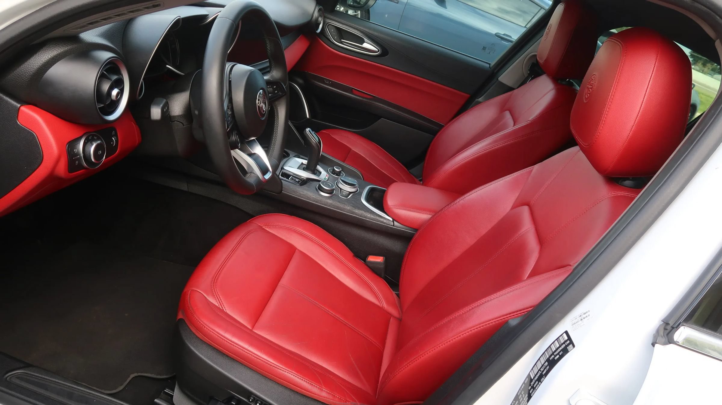 Used 2020 Alfa Romeo Giulia RWD image 16