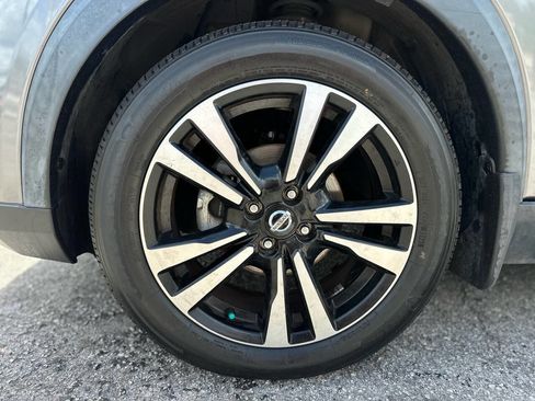 Used 2019 Nissan Kicks SV image 28