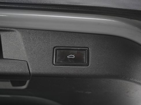 Used 2021 Volkswagen ID.4 Pro S RWD image 14