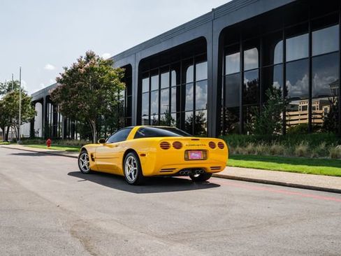 Used 2003 Chevrolet Corvette Coupe w/ Preferred Equipment Group image 47