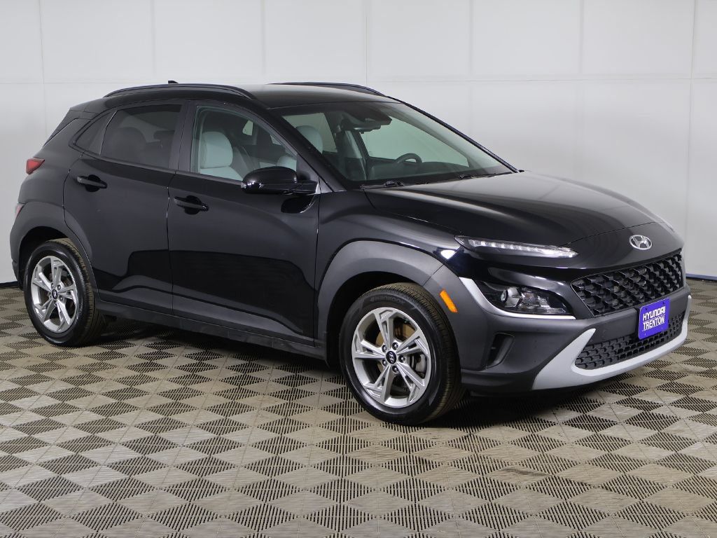 Used 2023 Hyundai Kona SEL w/ Cargo Package AWD/4WD image 2
