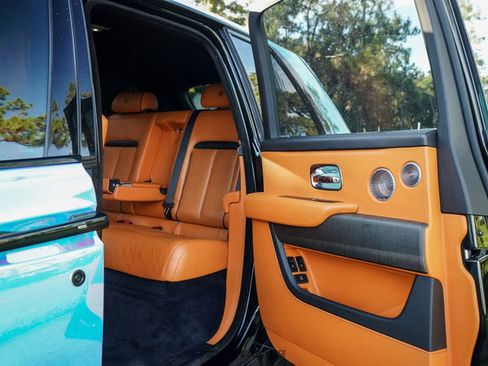 Used 2020 Rolls-Royce Cullinan AWD/4WD image 40