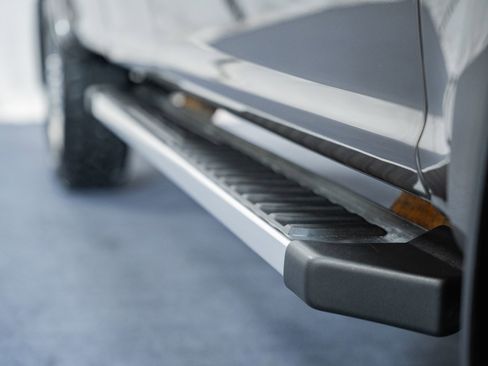 Used 2022 Ford F350 Lariat w/ Chrome Package image 17