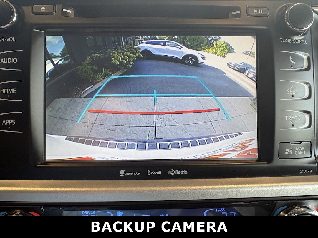 Used 2017 Toyota Highlander XLE AWD/4WD image 19