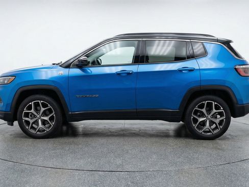 Used 2025 Jeep Compass Limited image 5