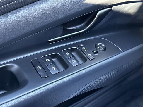 Certified 2025 Hyundai Elantra Sport image 16