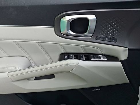 Certified 2025 Kia Sorento SX Prestige AWD/4WD image 10