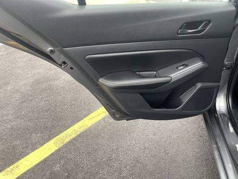 Used 2025 Nissan Altima 2.5 SV FWD image 28