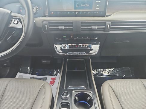 Certified 2024 Lincoln Corsair Reserve w/ Jet Appearance Package image 11