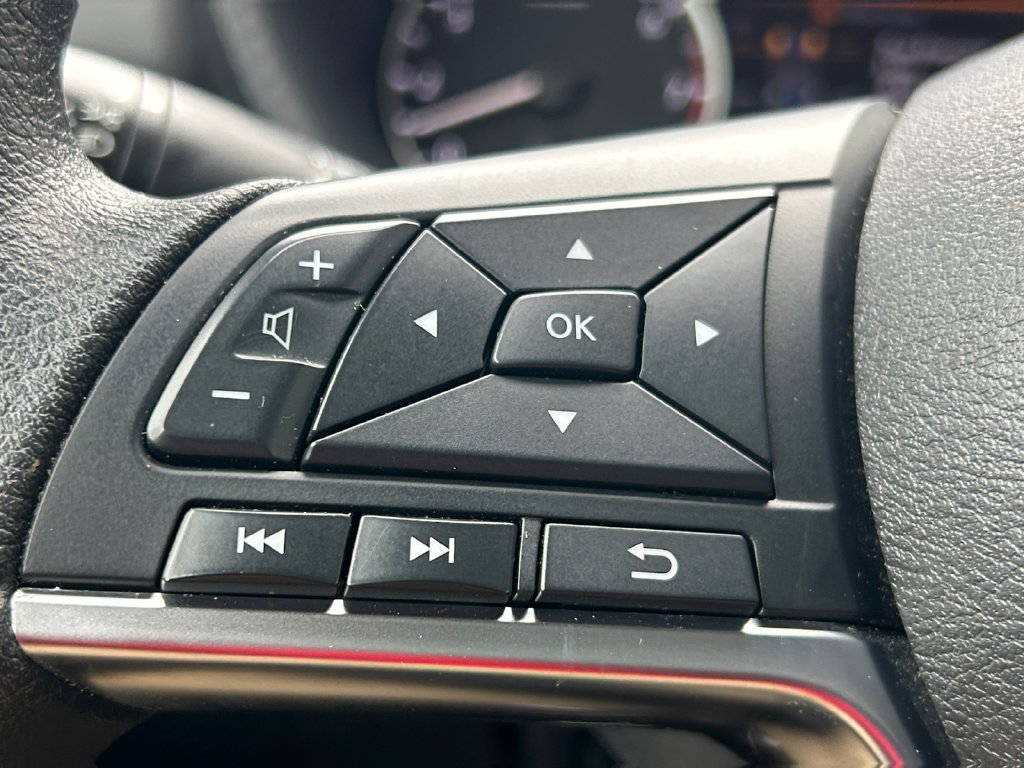 Used 2025 Nissan Sentra SV FWD image 28