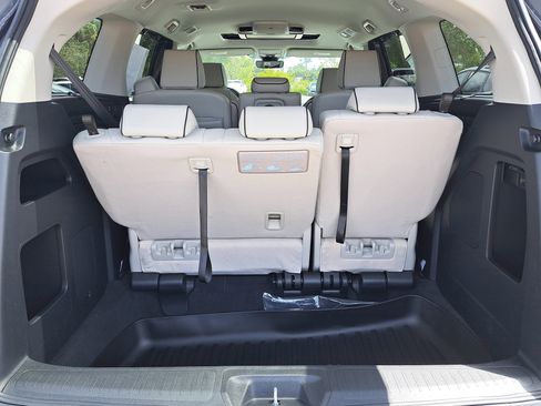New 2026 Honda Odyssey Touring image 9