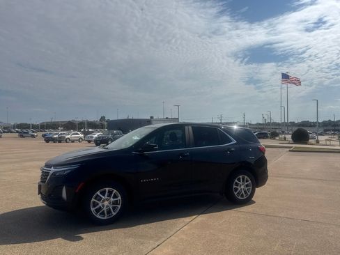 Used 2023 Chevrolet Equinox LT AWD/4WD image 11