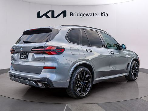 Used 2024 BMW X5 xDrive40i w/ M Sport Package AWD/4WD image 6