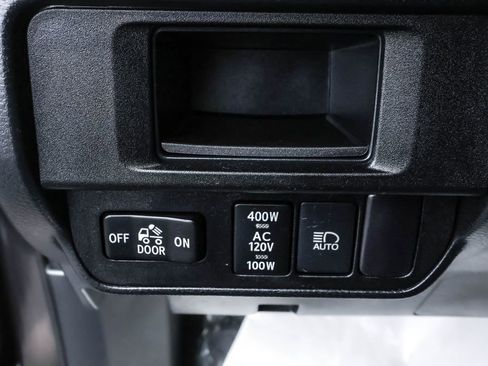 Used 2019 Toyota Tacoma Limited image 15