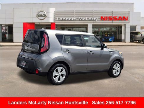 Used 2016 Kia Soul FWD image 3