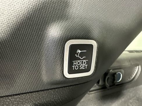 New 2026 Jeep Grand Cherokee Summit image 7