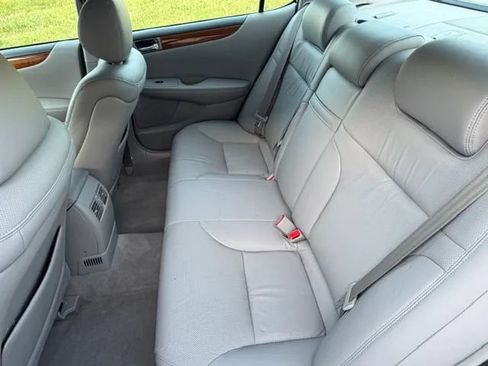 Used 2005 Lexus ES 330 w/ Preferred Accessory Pkg FWD image 22