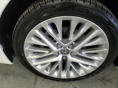 Used 2013 Lexus ES 350 w/ Luxury Pkg FWD image 28