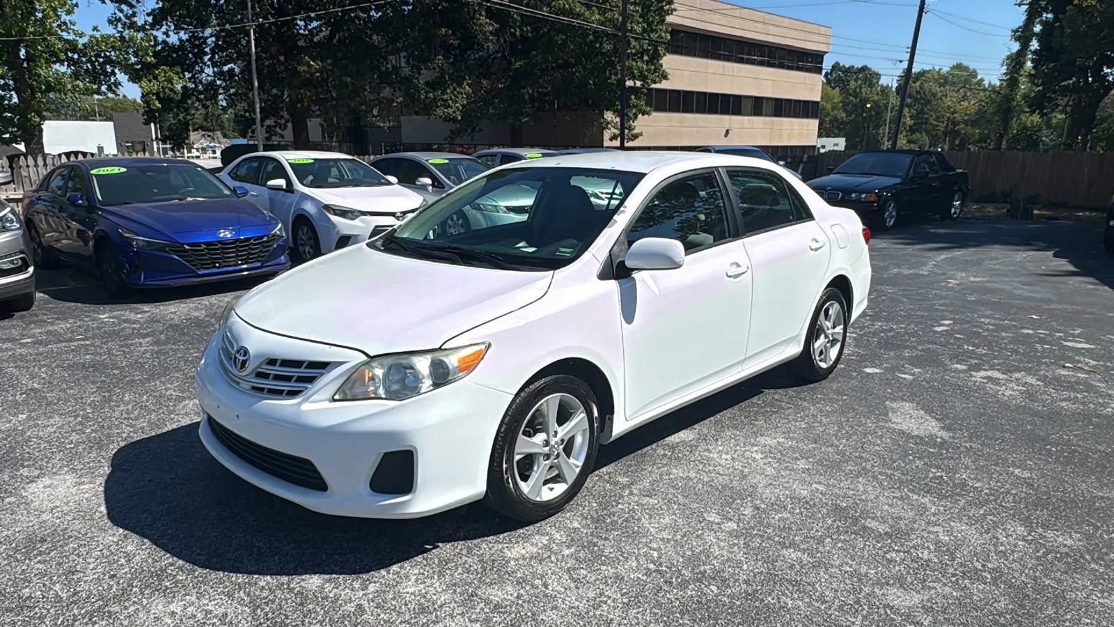 Used 2013 Toyota Corolla LE FWD image 3