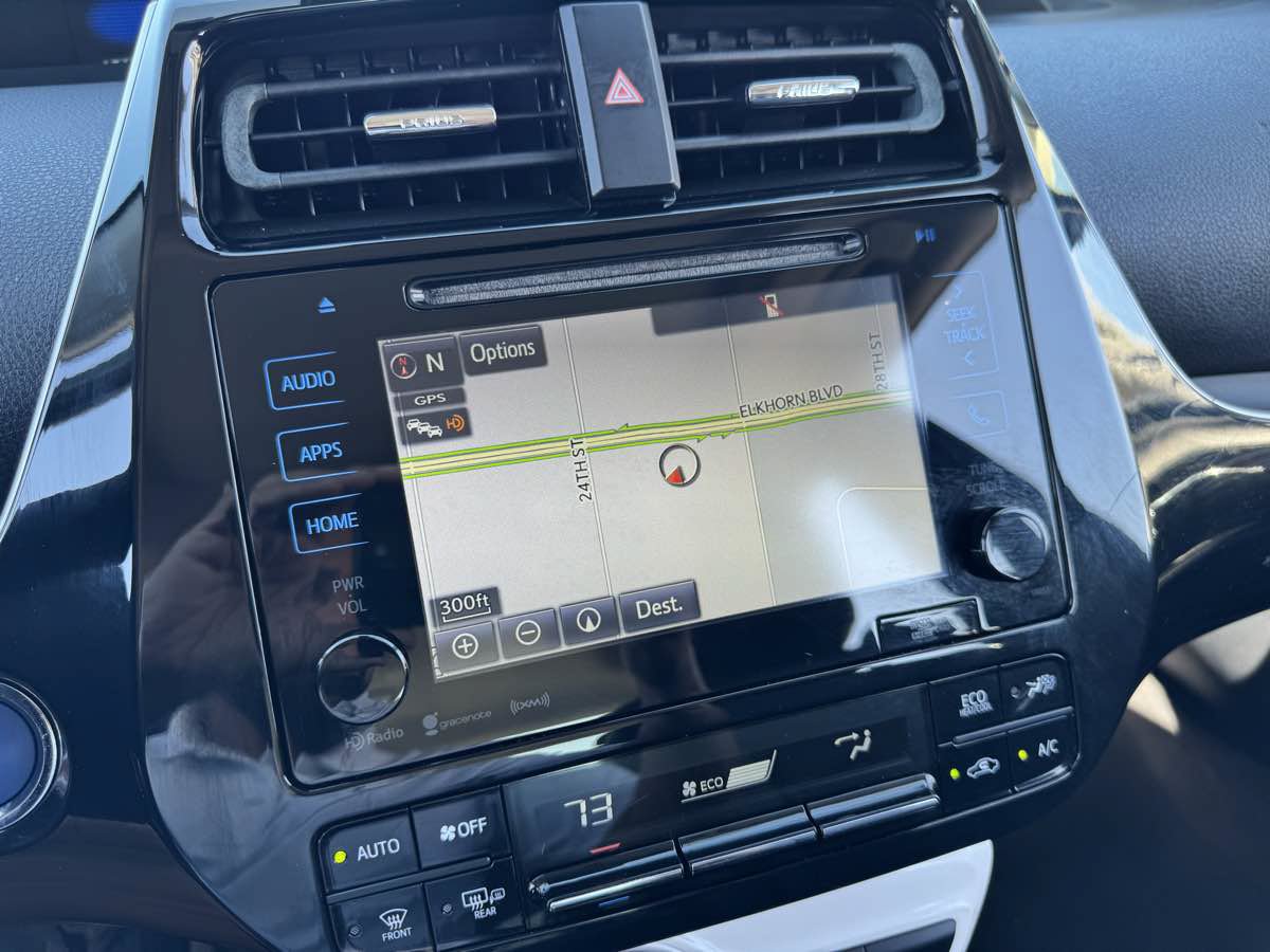 Used 2017 Toyota Prius Four w/ Advanced Technology Package FWD image 28