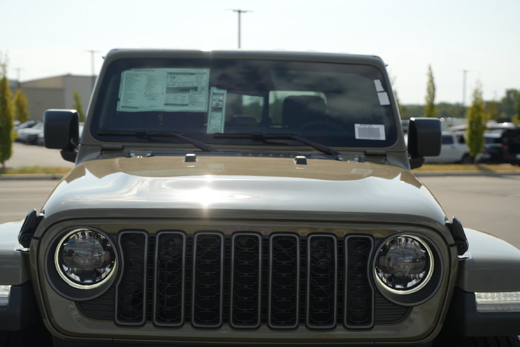 New 2026 Jeep Gladiator Sport AWD/4WD image 41