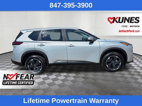 Used 2025 Nissan Rogue SV image 8