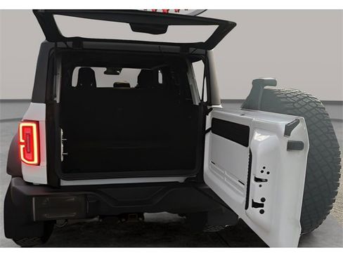 Used 2022 Ford Bronco Wildtrak image 48