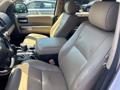 Used 2019 Toyota Sequoia Limited AWD/4WD image 3
