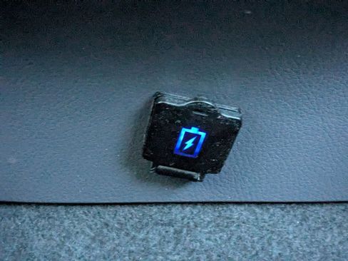 Used 2018 Toyota Camry LE image 14