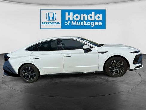 Used 2025 Hyundai Sonata SEL FWD image 4