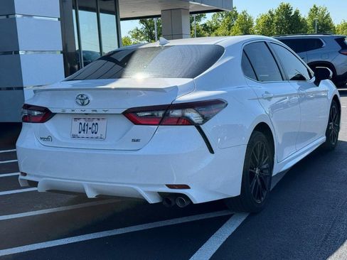 Used 2023 Toyota Camry SE FWD image 4