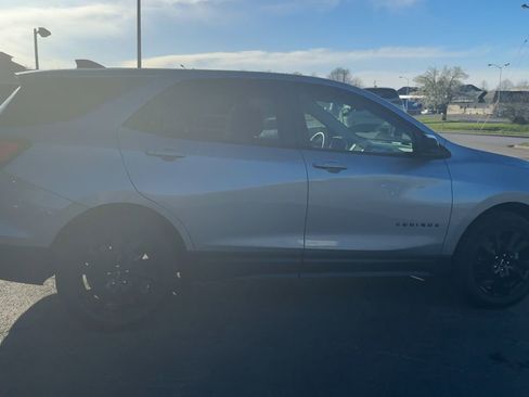 Used 2024 Chevrolet Equinox LS w/ LS Convenience Package image 8