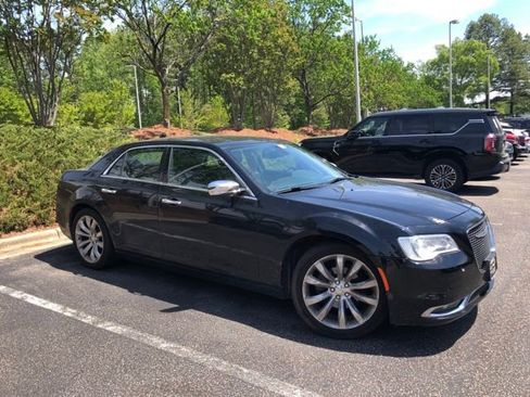 Used 2019 Chrysler 300 Limited image 3