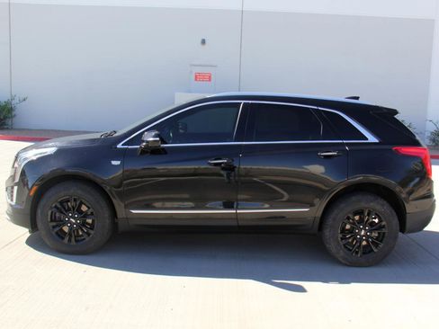 Used 2023 Cadillac XT5 Premium Luxury w/ Technology Package FWD image 8