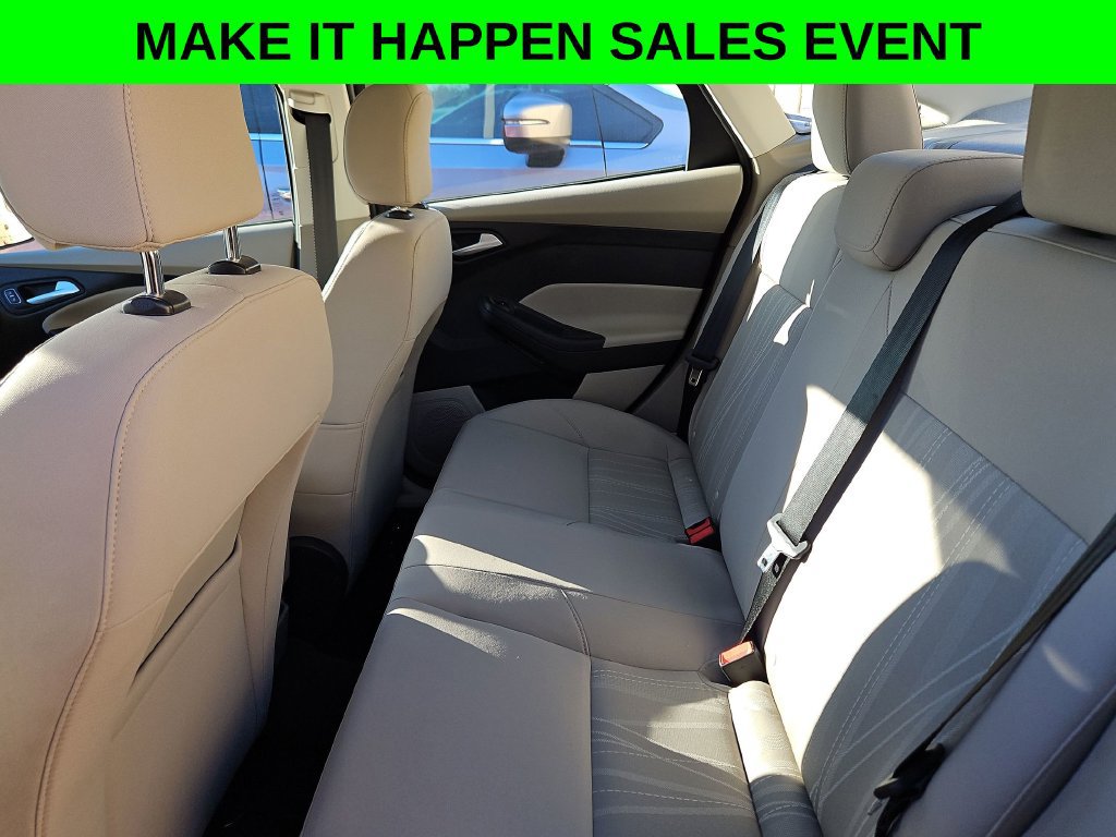 Used 2015 Ford Focus SE FWD image 14