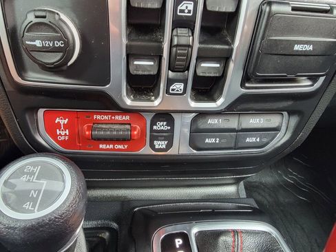 Used 2021 Jeep Gladiator Rubicon w/ Cold Weather Group image 20