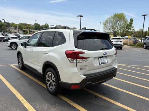 Used 2024 Subaru Forester Premium w/ POP Package 1 AWD/4WD image 4