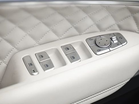 Certified 2025 Genesis G70 3.3T Advanced w/ Sport Prestige Package image 18